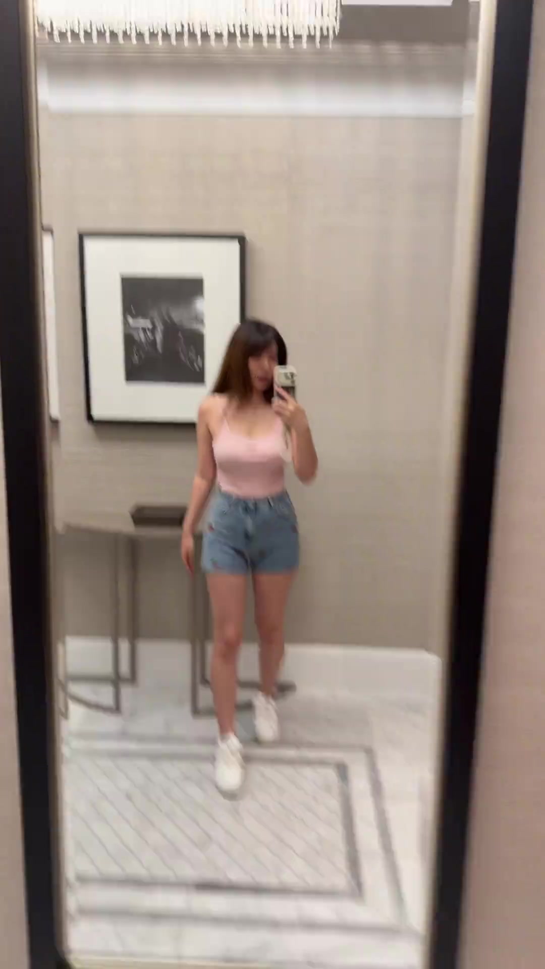 没开美颜烤肉姐自拍秀身材你们觉得我真的胖吗